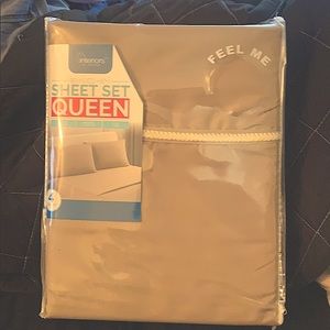 4 pc Queen sheet set